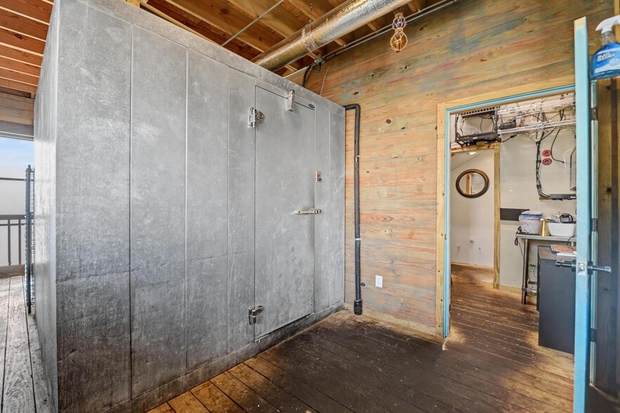 More Photos Of 113 S Beach Blvd, Bay Saint Louis Restaurant For Sale