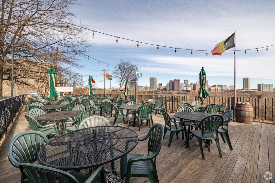 More Photos Of 321 W 7th St, Richmond Restaurant For Sale