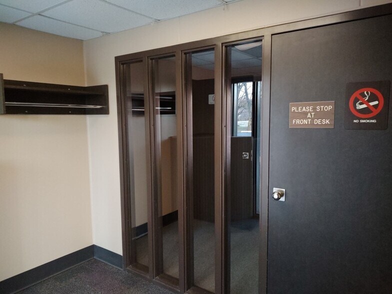 More Photos Of 5727 Strathmoor Dr, Rockford Medical For Sale