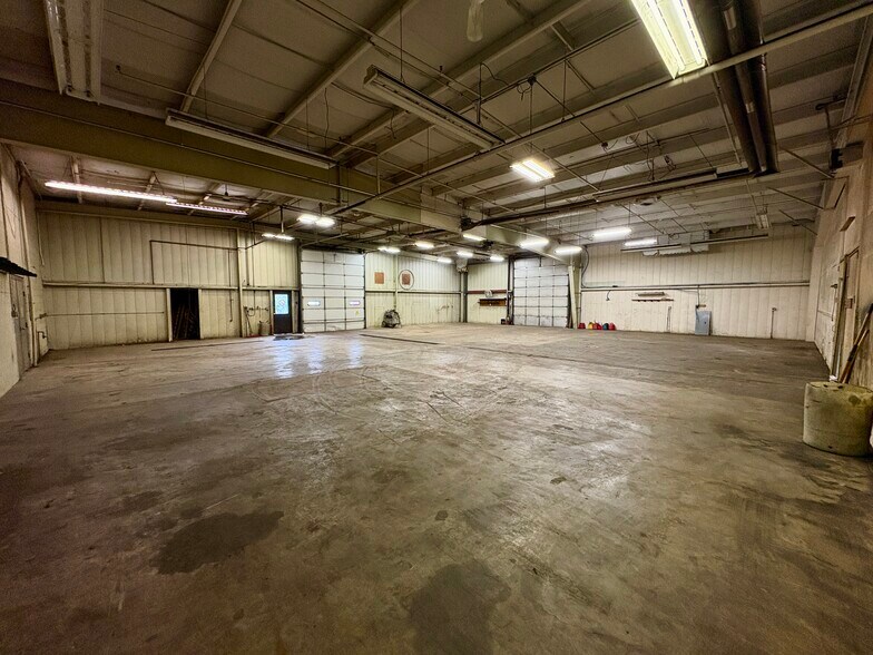 More Photos Of 2525 W Market St, Tiffin Freestanding For Lease