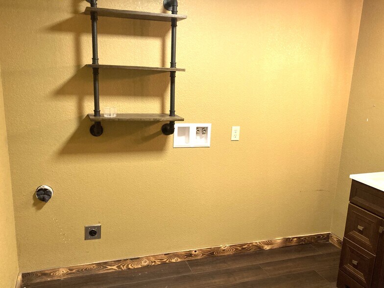 More Photos Of 516 E Front St, Traverse City Freestanding For Lease