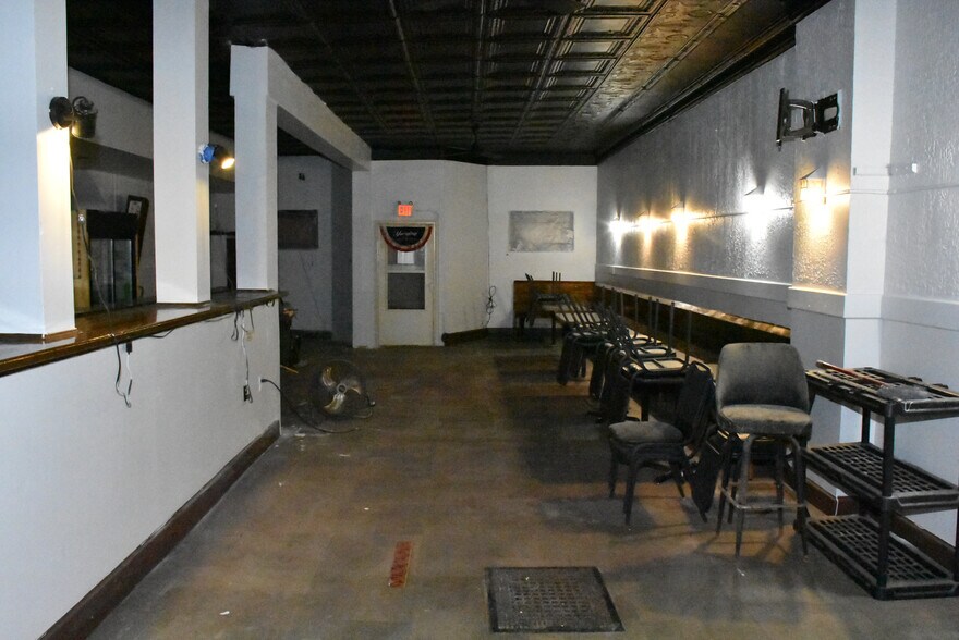 More Photos Of 106 S Main St, Springboro Storefront Retail Residential For Sale