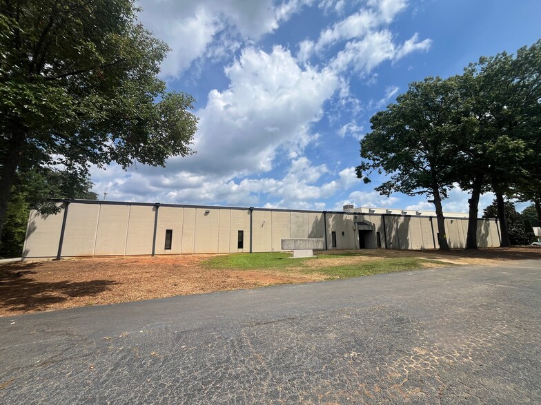 Primary Photo Of 220 Feld Ave, High Point Warehouse For Lease