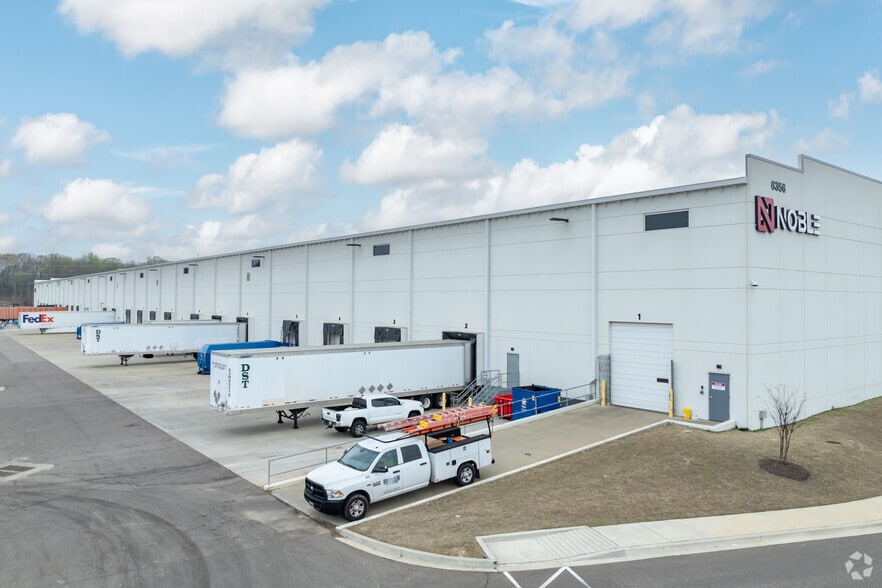 More Photos Of 6332 Commercial Dr, Olive Branch Distribution For Lease