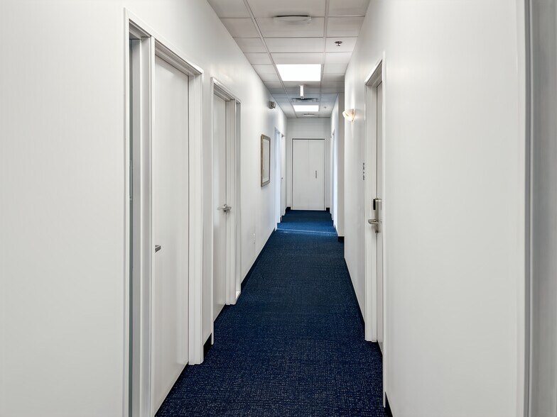 More Photos Of 41430 Grand River Ave, Novi Coworking Space