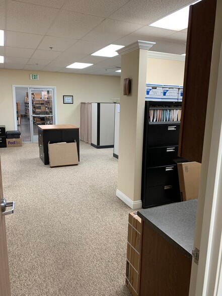More Photos Of 3000 Bunsen Ave, Ventura Manufacturing For Lease