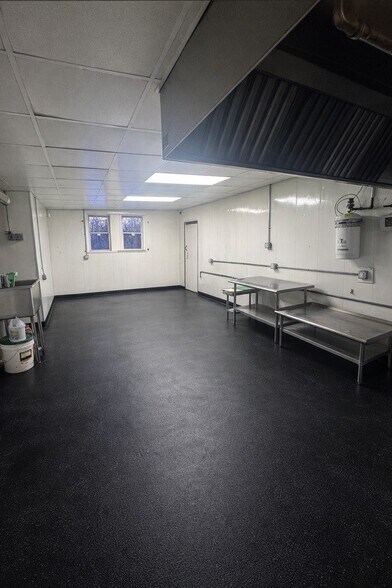 More Photos Of 3580 Park Ave, Wantagh Storefront Retail Residential For Lease