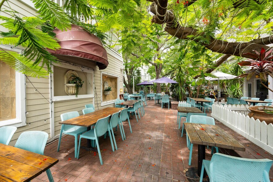 More Photos Of 1075 Duval St, Key West Restaurant For Sale