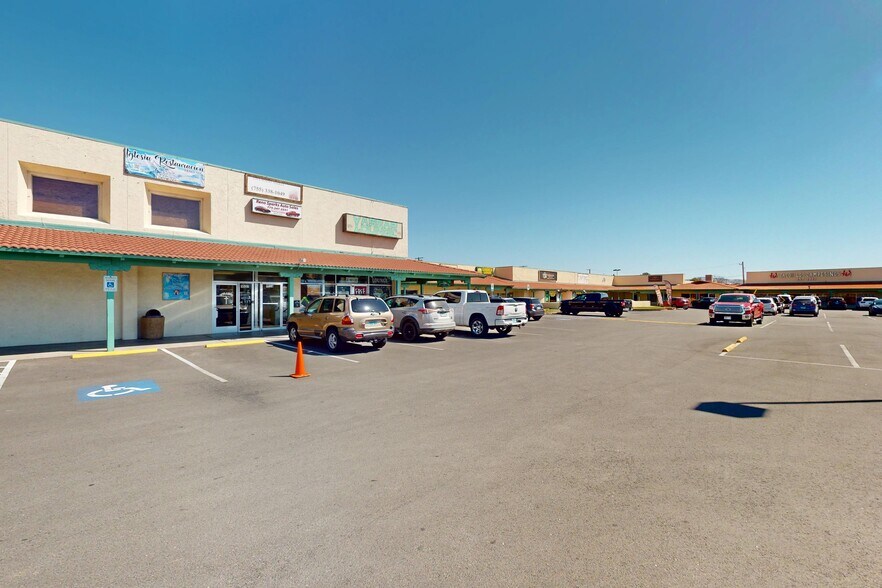 Primary Photo Of 1535-1609 Vassar St, Reno Storefront For Sale