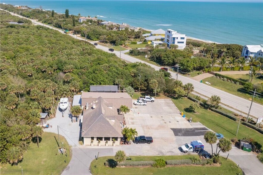 More Photos Of 100 Long Point Rd, Melbourne Beach Storefront For Lease