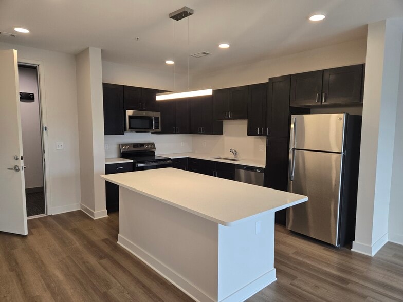 More Photos Of 300 S Hollywood St, Memphis Apartments For Sale