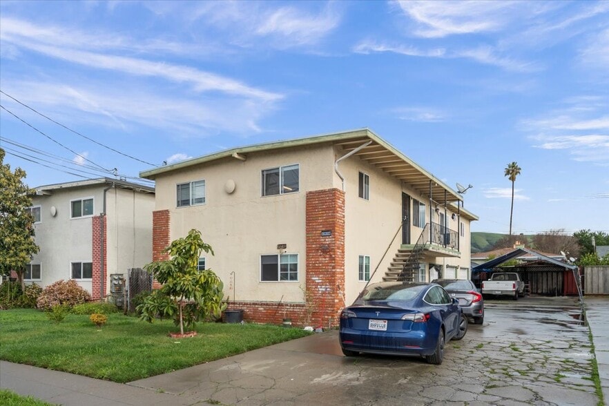 More Photos Of 33638 9th St, Union City Apartments For Sale