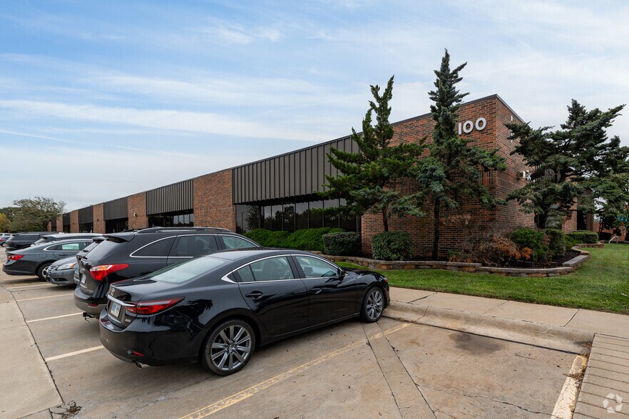 Primary Photo Of 3450 N Rock Rd, Wichita Office For Lease