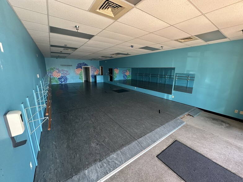 More Photos Of 9470-9490 Cuyamaca St, Santee Freestanding For Lease