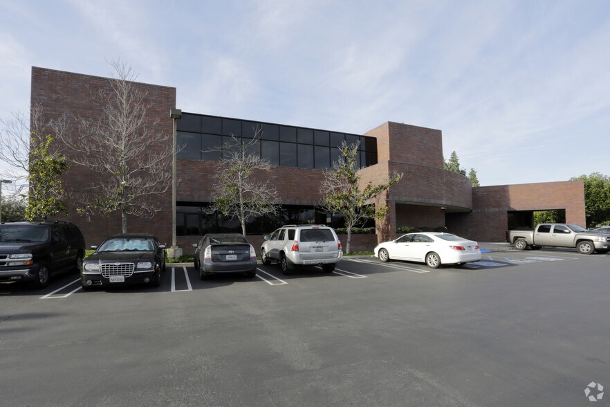 More Photos Of 15 Corporate Park, Irvine Medical For Lease