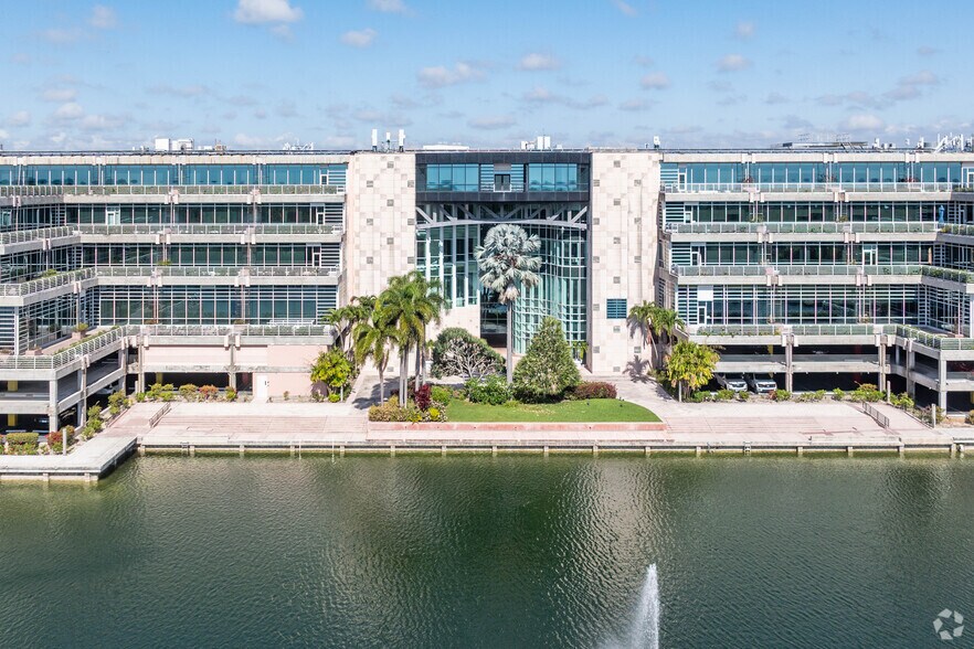More Photos Of 18001 Old Cutler Rd, Palmetto Bay Office For Lease