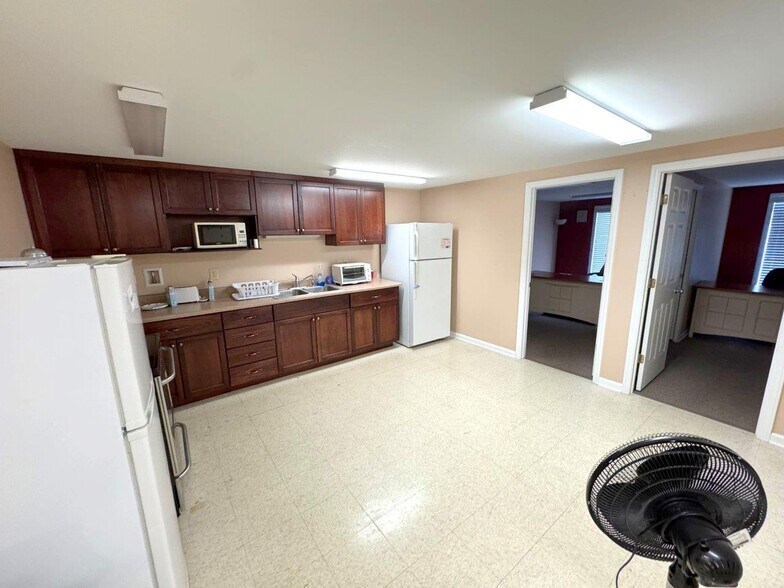 More Photos Of 1748 S Main St, Rocky Mount Office For Sale