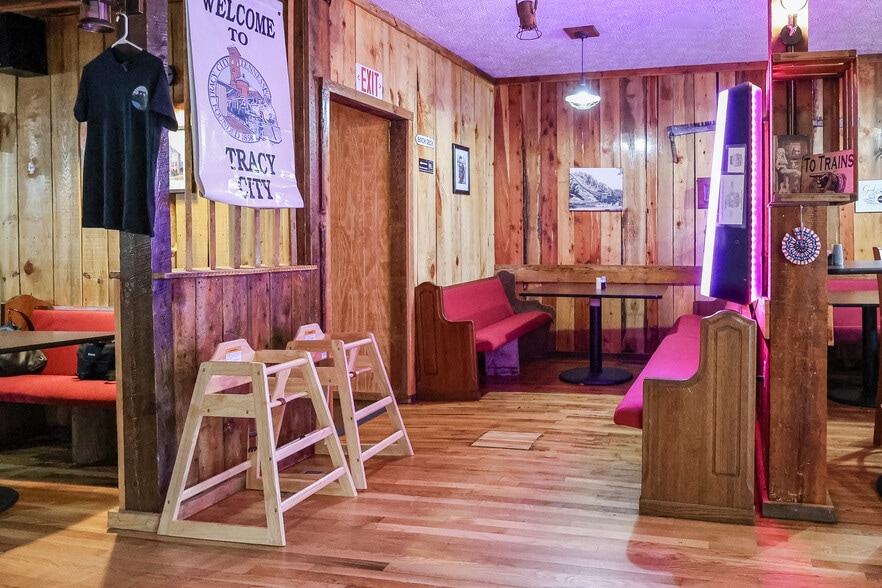 More Photos Of 327 Railroad Ave, Tracy City General Retail For Sale
