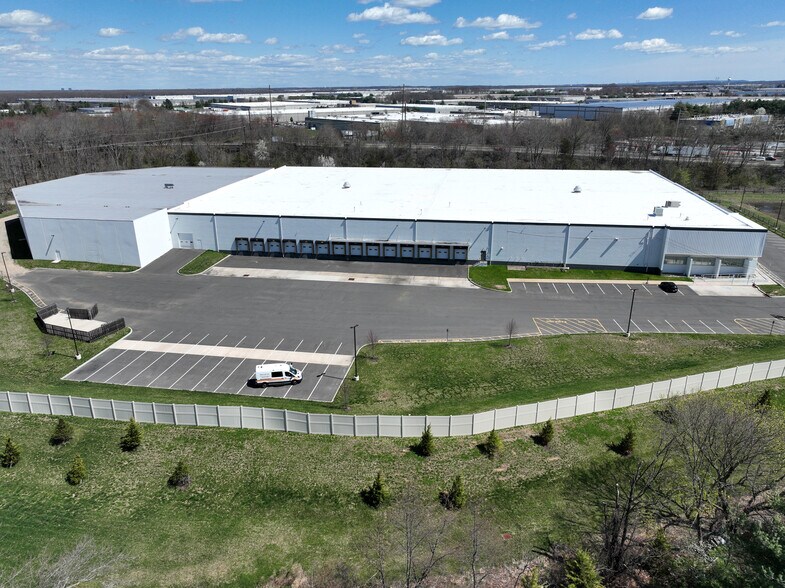 More Photos Of 138 Georges Rd, Dayton Distribution For Lease
