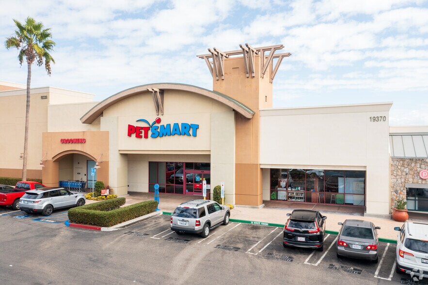 More Photos Of 7201 Yorktown Ave, Huntington Beach Unknown For Lease