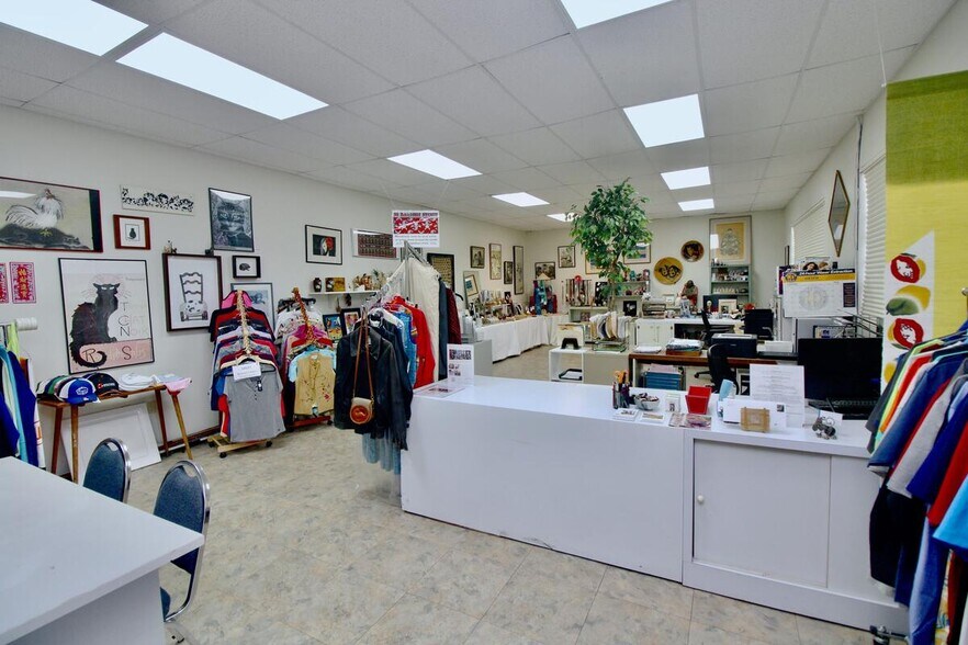 More Photos Of 524 Kalihi St, Honolulu Service For Sale