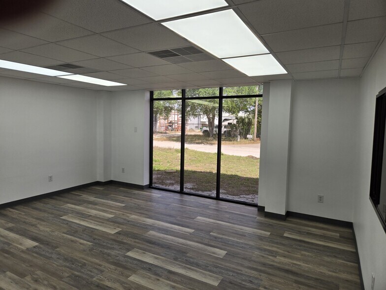 More Photos Of 10830 Canal St, Seminole Unknown For Lease