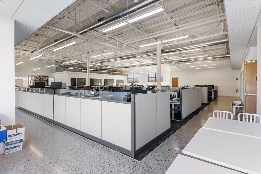 More Photos Of 40000 Grand River Ave, Novi Unknown For Lease