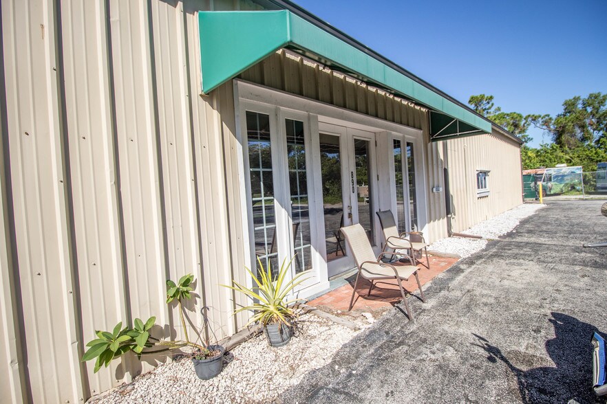 More Photos Of 870-874 NE Pop Tilton Pl, Jensen Beach Warehouse For Lease