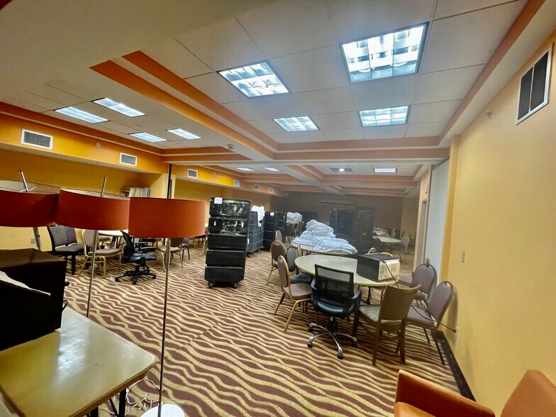 More Photos Of 1606 Central Ave, Albany Hotel For Sale