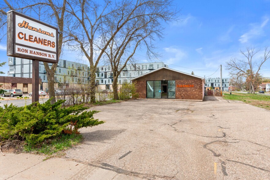 More Photos Of 1008 Union St, Stevens Point Flex For Sale