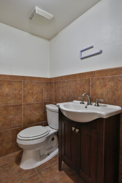 More Photos Of 4728 Goldfield, San Antonio Unknown For Lease