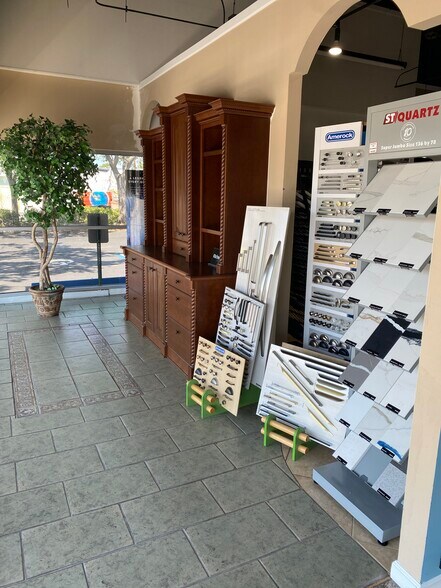 More Photos Of 2599 22nd Ave N, Saint Petersburg Unknown For Lease