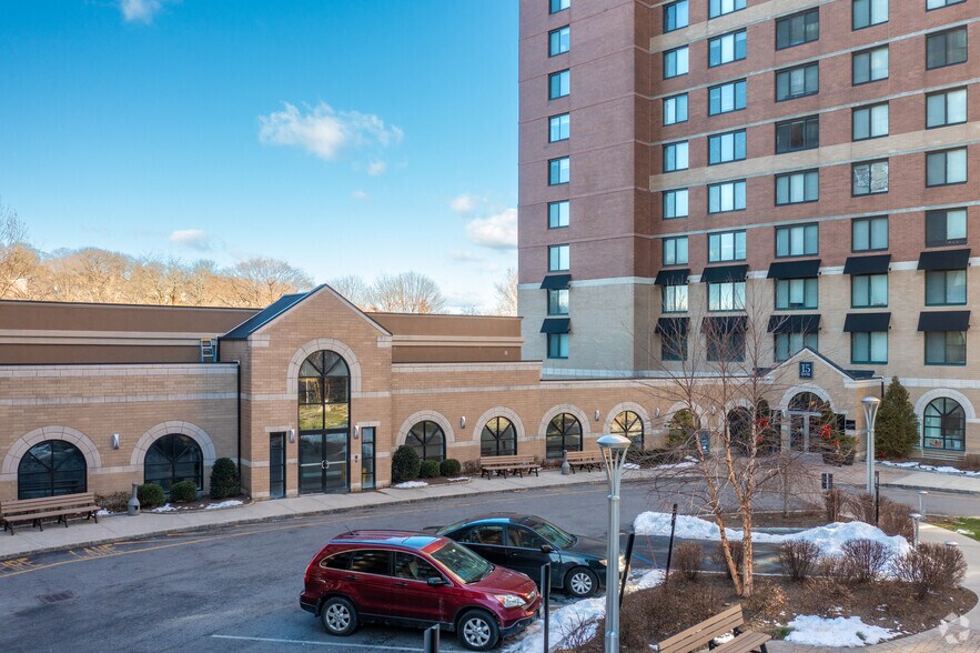 More Photos Of 15-27 Bank St, White Plains Apartments For Lease