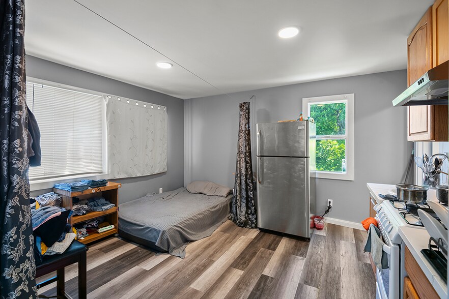 More Photos Of 2004 27th Ave, Oakland Apartments For Sale