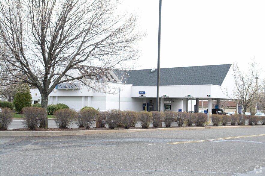 1665a Oak Tree Rd, Edison, NJ 08820 For Lease