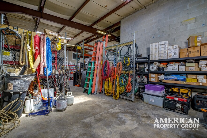 More Photos Of 520 Colonia Ln E, Nokomis Showroom For Sale