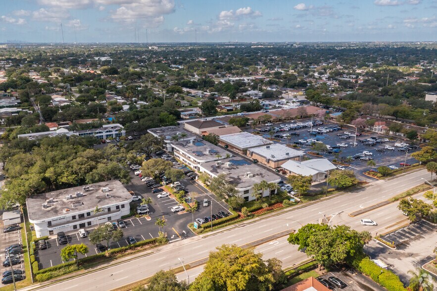 More Photos Of 4330 Sheridan St, Hollywood Medical For Lease