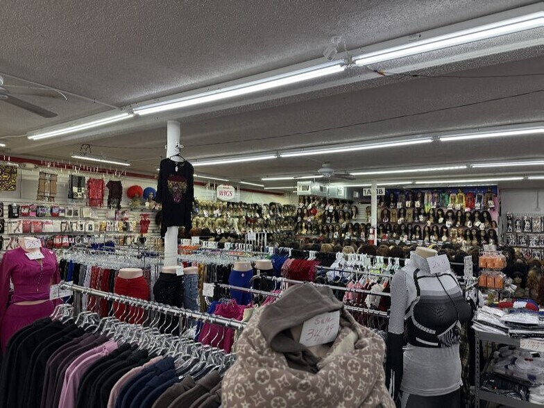 More Photos Of 932 Airport Rd, Ferguson Freestanding For Sale