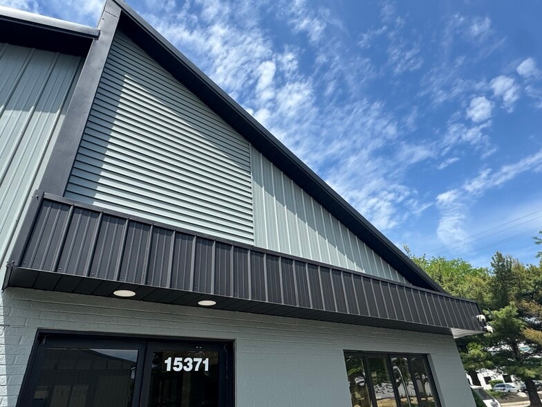 More Photos Of 15371 Stony Creek Way, Noblesville Light Distribution For Lease