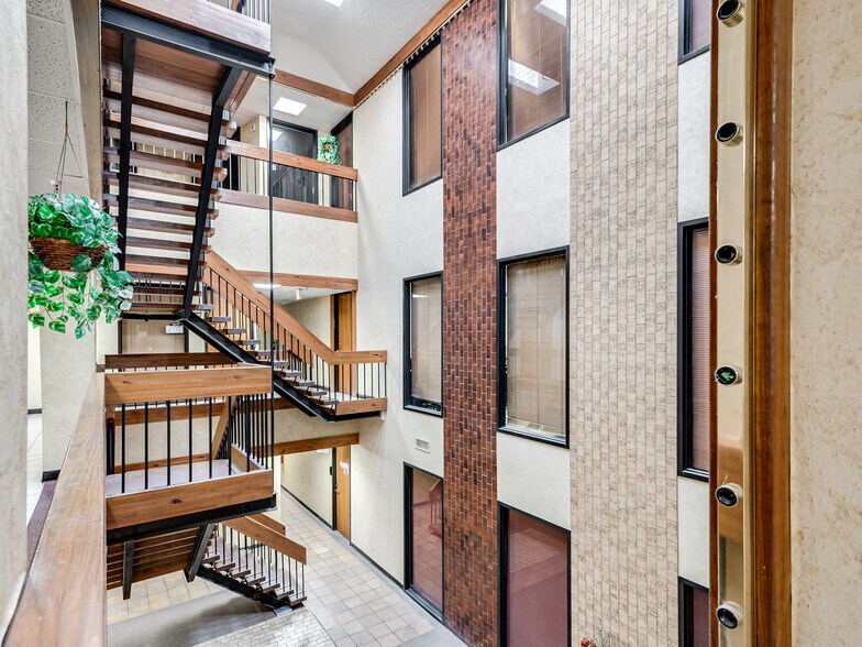 More Photos Of 500 N Meridian Ave, Oklahoma City Medical For Lease