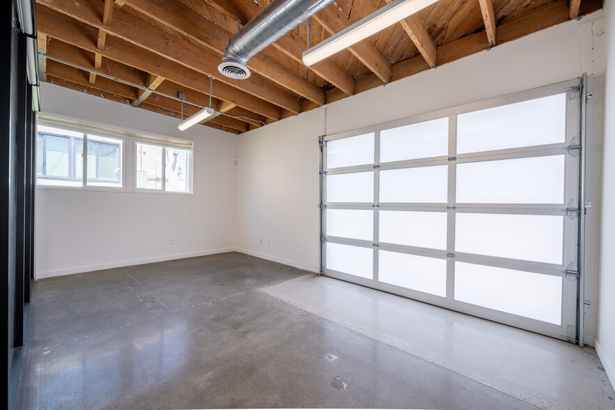 More Photos Of 2842-2912 Colorado Ave, Santa Monica Flex For Lease
