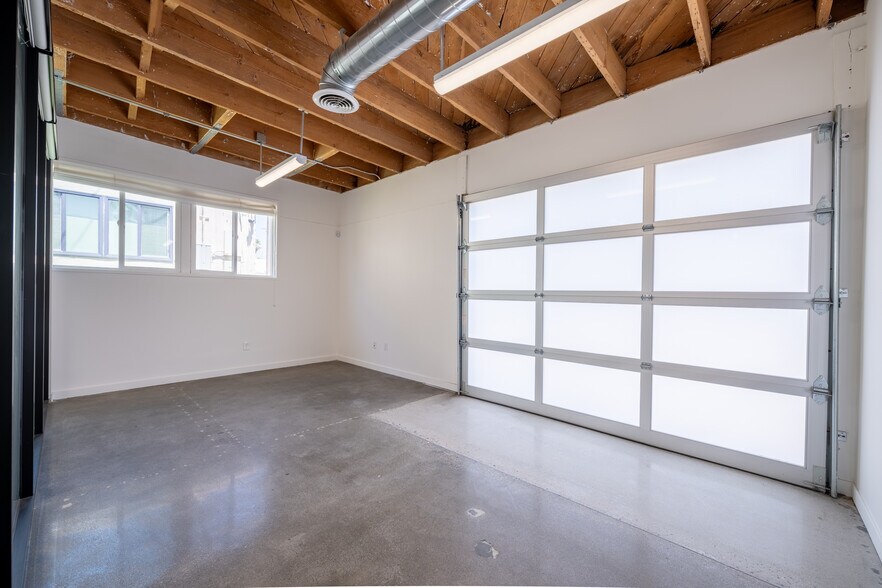 More Photos Of 2842-2912 Colorado Ave, Santa Monica Flex For Lease