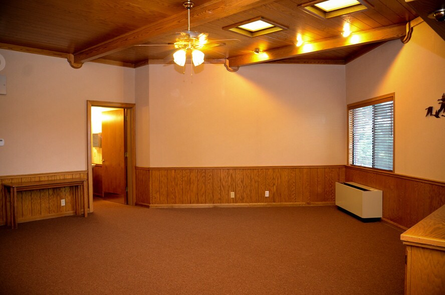 More Photos Of 1510 Poole Blvd, Yuba City Office For Lease