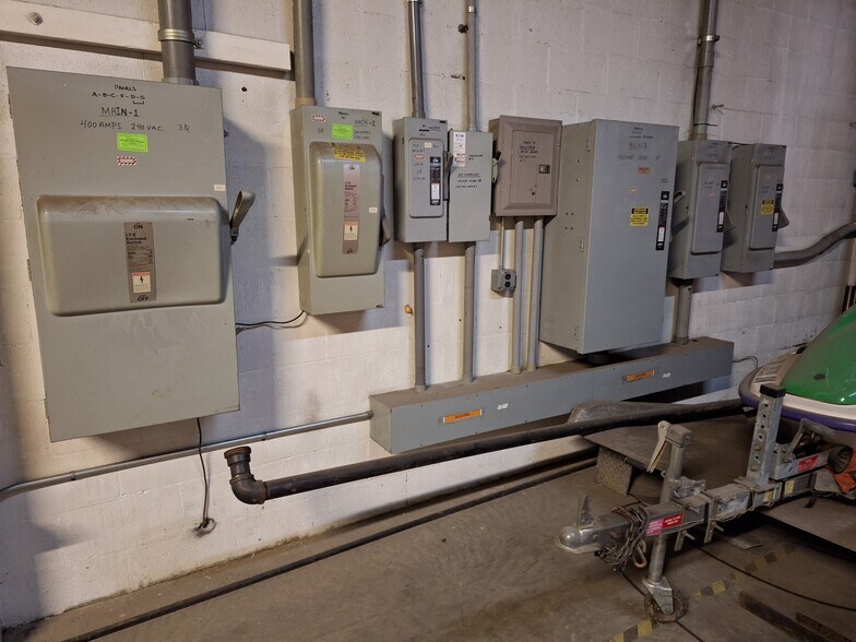 More Photos Of 200 Grand Ave, Clarion Warehouse For Lease