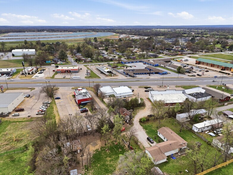 More Photos Of 1117-1123 US-412 Hwy, Siloam Springs Unknown For Lease