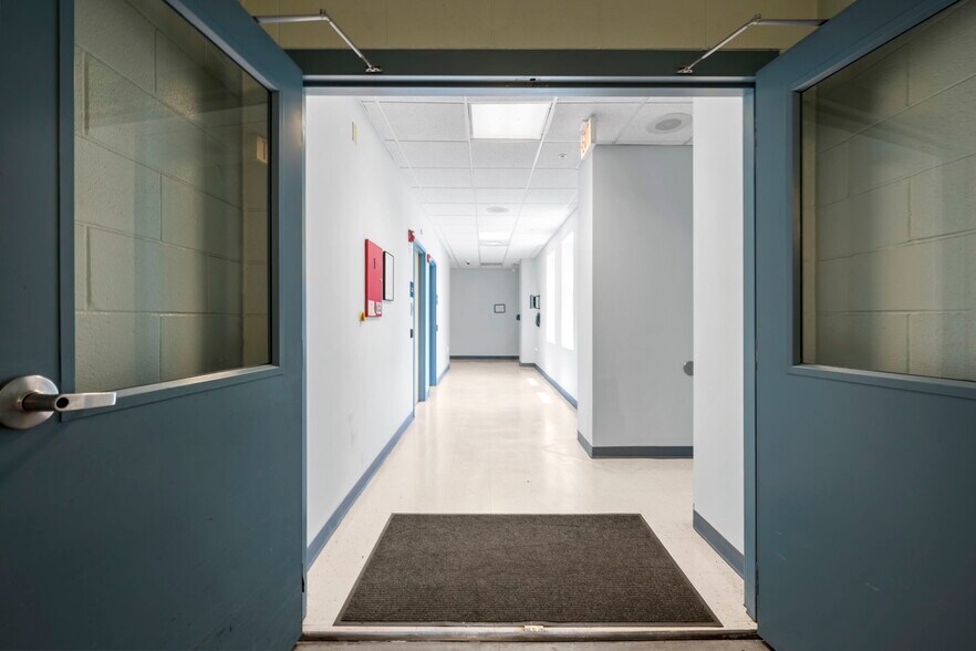 More Photos Of 801 N 2nd St, Berthoud Distribution For Sale