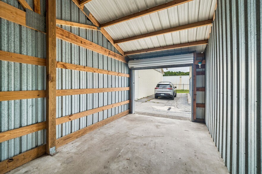 More Photos Of 1719 Signal Point Rd, Charleston Self Storage For Sale