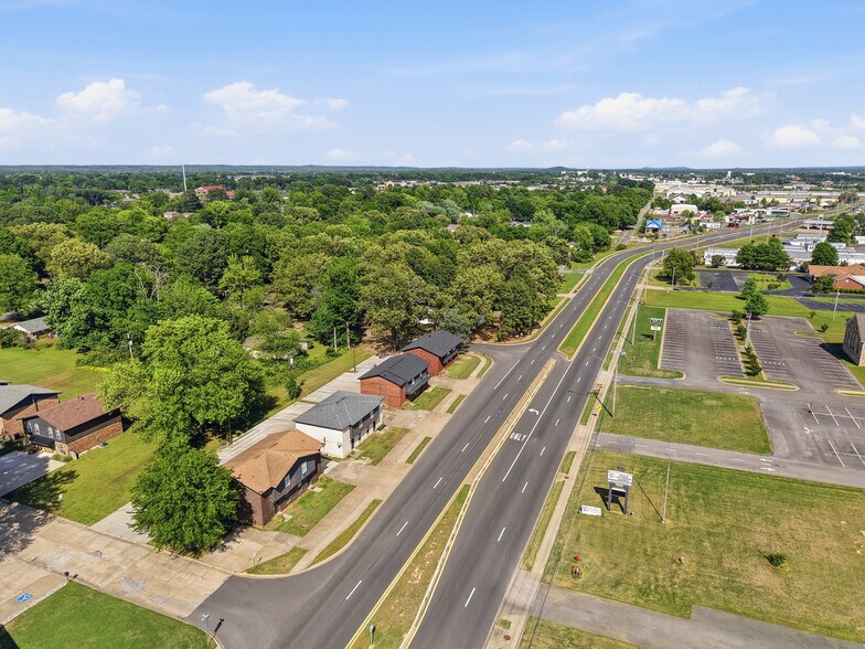 More Photos Of 1900 Dave Ward Dr, Conway Multifamily For Sale