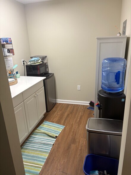 More Photos Of 1125 Bowman Rd, Mount Pleasant Office For Lease