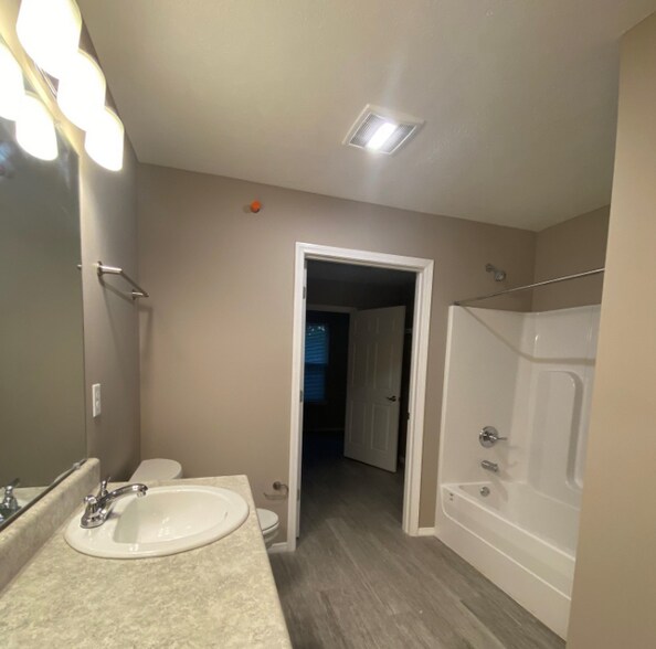 More Photos Of 1472 Butterfield Coach Rd, Springdale Apartments For Sale